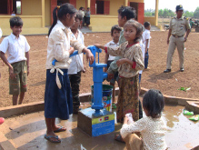 カンボジア/ 井戸440本