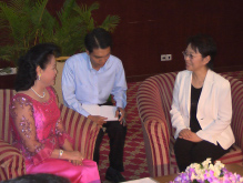 カンボジア王国赤十字総裁フン･セン首相夫人