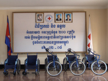 車いす100台、手こぎ自転車100台